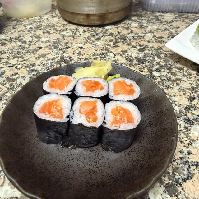 Salmon Maki Roll.